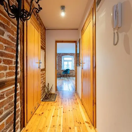 Appartamento Apartament 1886 - Doba Do 14-00 - W Scislym Centrum Z Widokiem Na Majowke - By Space Apart Jelenia Góra