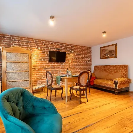 Apartament 1886 - Doba Do 14-00 - W Scislym Centrum Z Widokiem Na Majowke - By Space Apart * Jelenia Góra